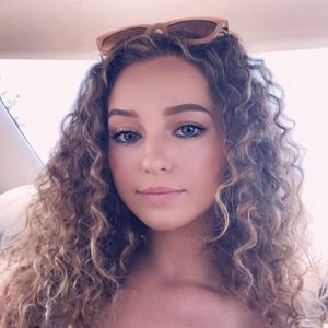 Meet your Posher, Lilly